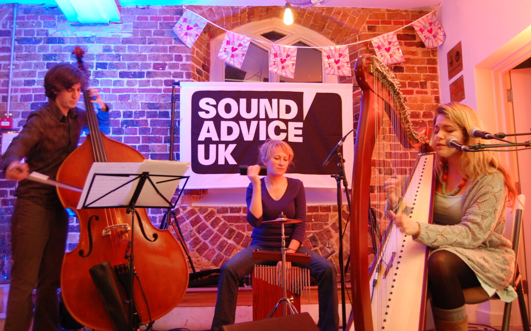 2 Fingers Festive Frolics! – 7th December